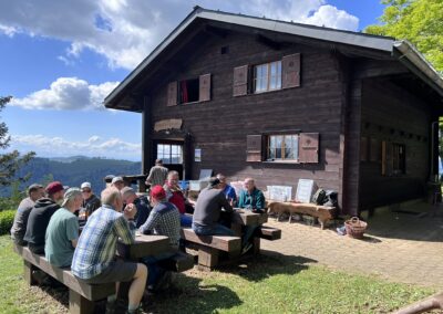 Holzarbeiten und Umgebungspflege bei schönstem Wetter – Arbeitseinsatz vom 16./17. Mai